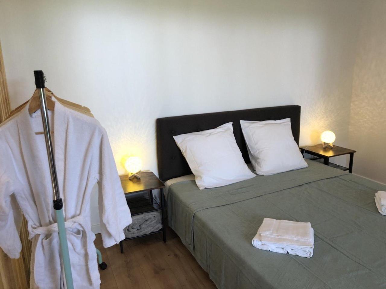 Les Cabanes Du Lac - Spa - Petit Dejeune - Cabane Du Frene & Cabane Du Chene Premium Sevignacq Eksteriør billede